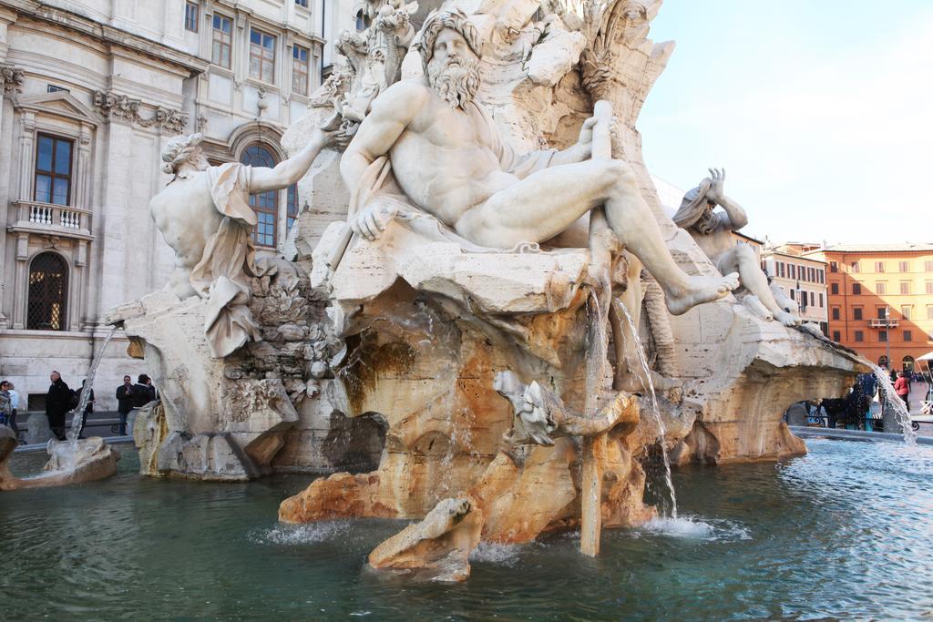 Navona *